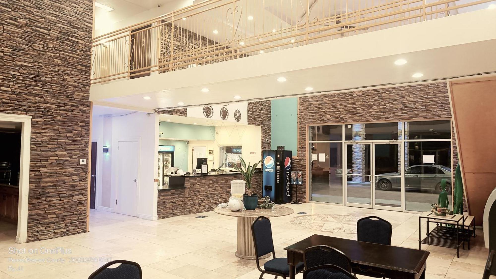 B&J Hotel And Apartments ペコス エクステリア 写真