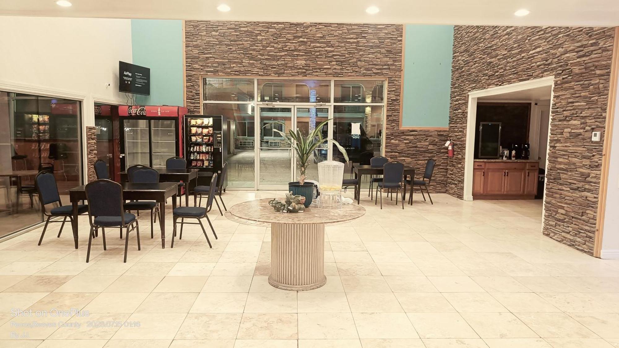 B&J Hotel And Apartments ペコス エクステリア 写真
