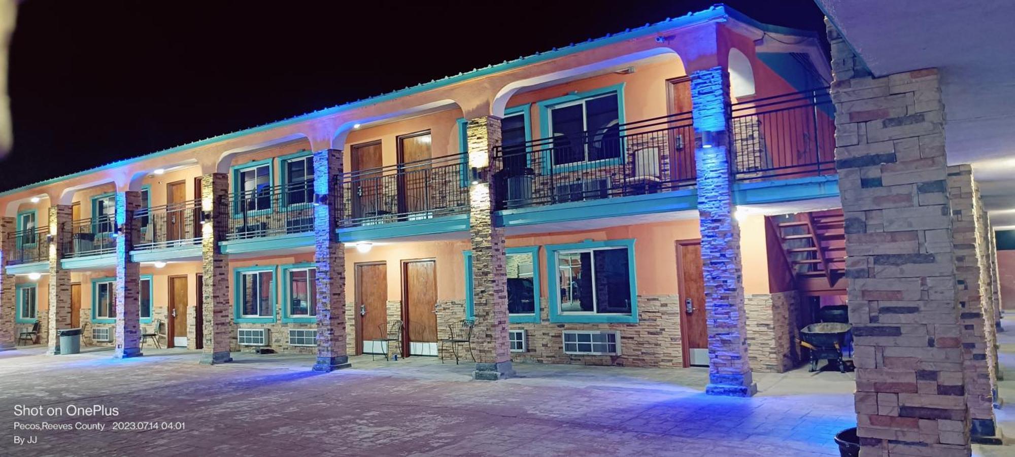 B&J Hotel And Apartments ペコス エクステリア 写真