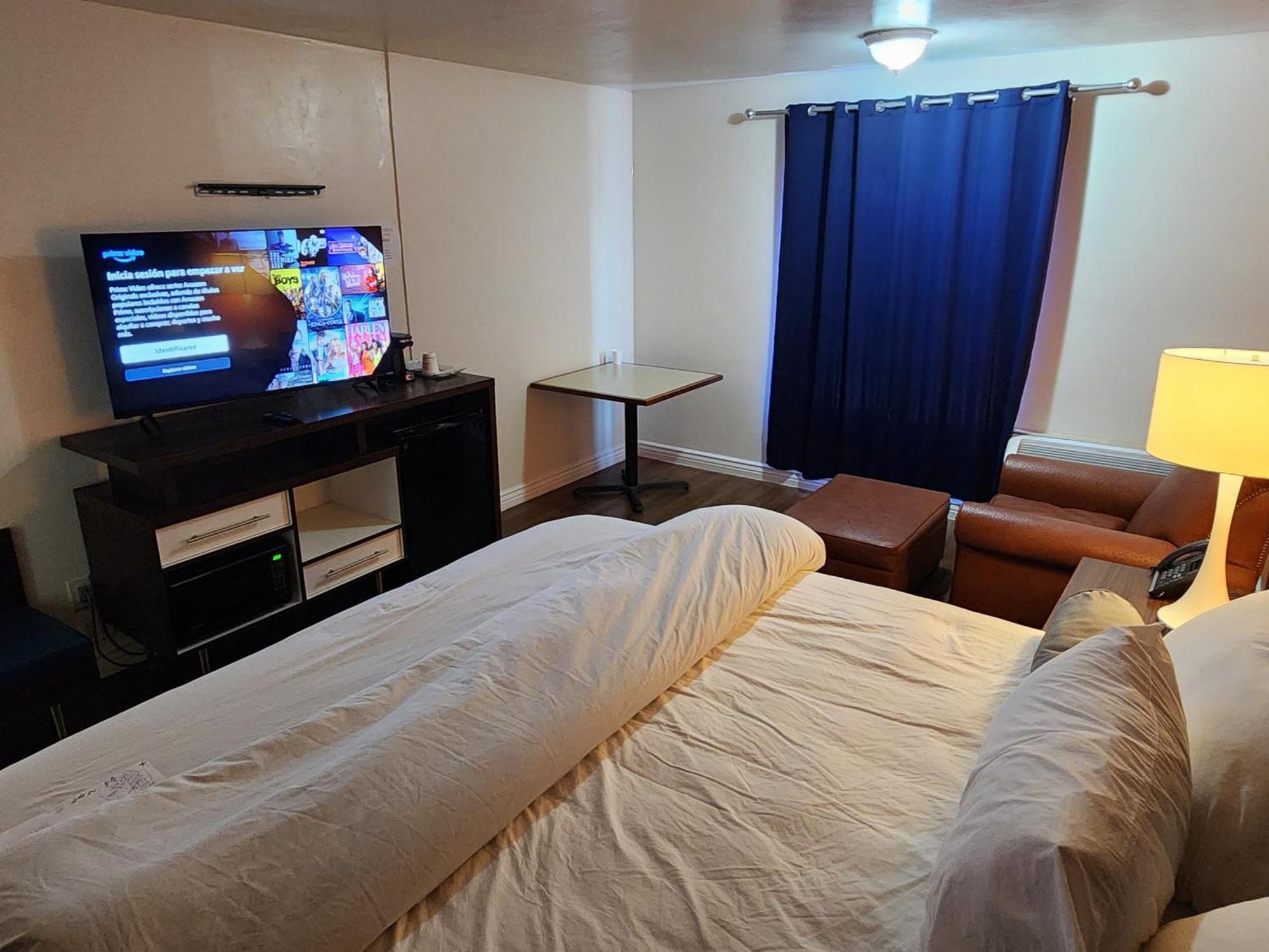 B&J Hotel And Apartments ペコス エクステリア 写真